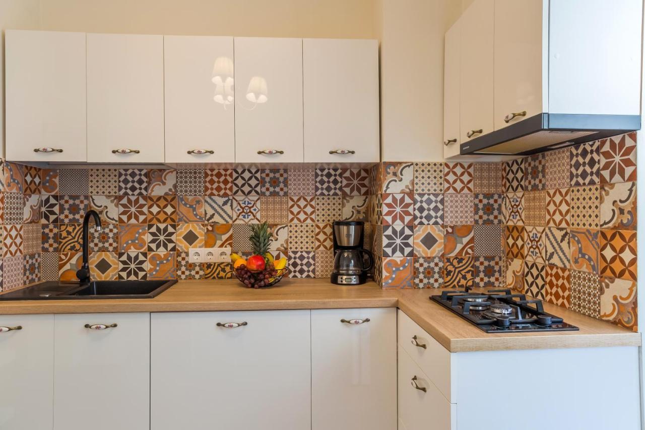 Studio T By Mrg Apartments Bucharest Luaran gambar