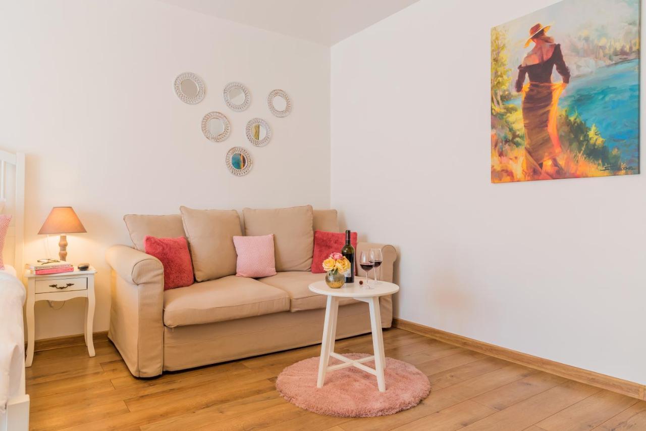 Studio T By Mrg Apartments Bucharest Luaran gambar