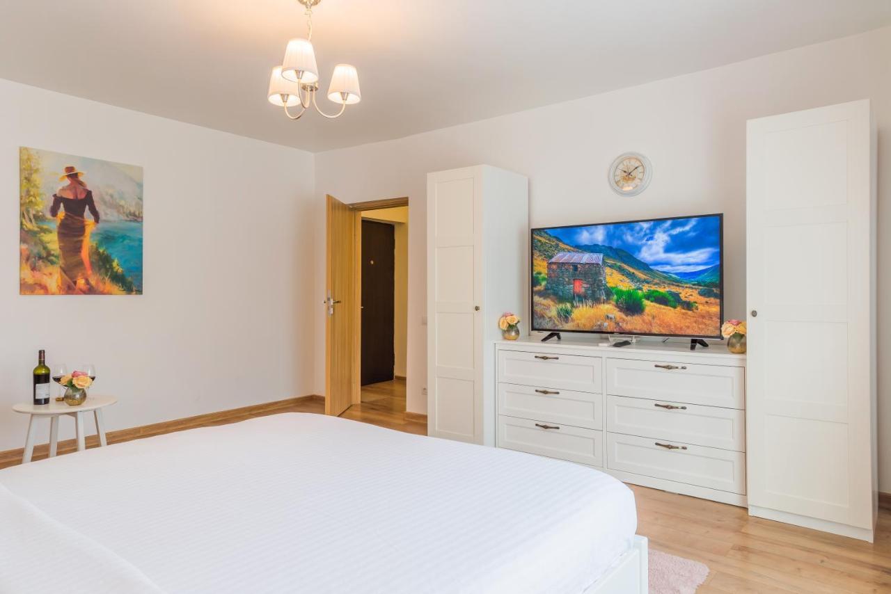 Studio T By Mrg Apartments Bucharest Luaran gambar